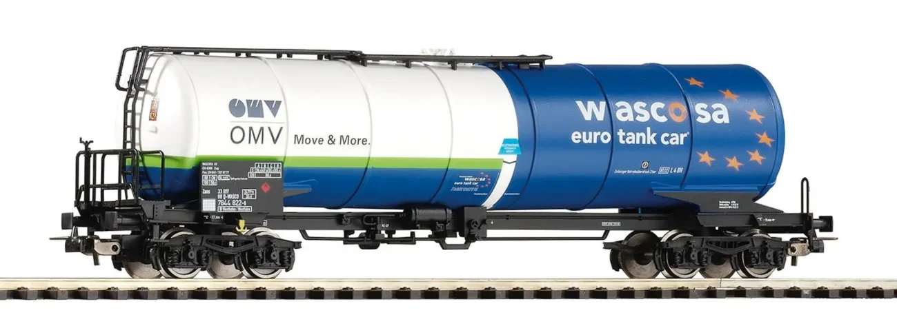 Piko 54912 Carro cisterna ad alta pressione "Wascosa OMV" delle Deutsche Bahn AG su binario e nei colori bianco e blu