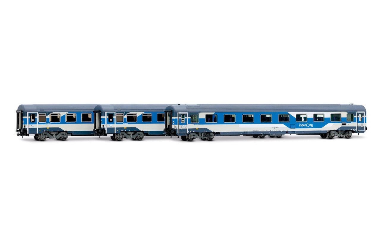 Rivarossi HR4407 Set di 3 carrozze Trenitalia nella nuova livrea Intercity, composto da una carrozza Gran Confort e due carrozze Z1 ricostruite.