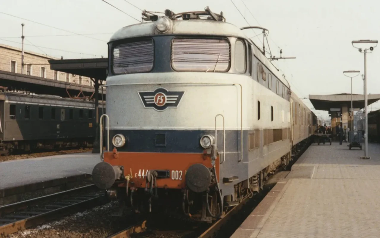 Arnold HN2686 Locomotiva elettrica E.444 002 FS Prototipo nella livrea d'origine scala N epoca quarta, Pitzalis Modellismo
