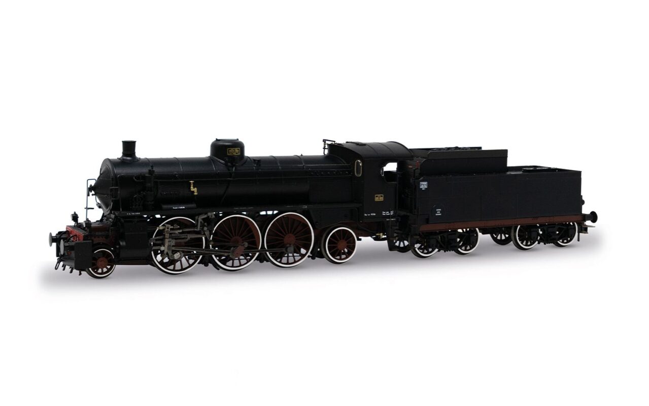 Locomotiva a vapore Gr.685 delle FS di prima e seconda serie con caldaia corta vista lateralmente, Pitzalis Modellismo