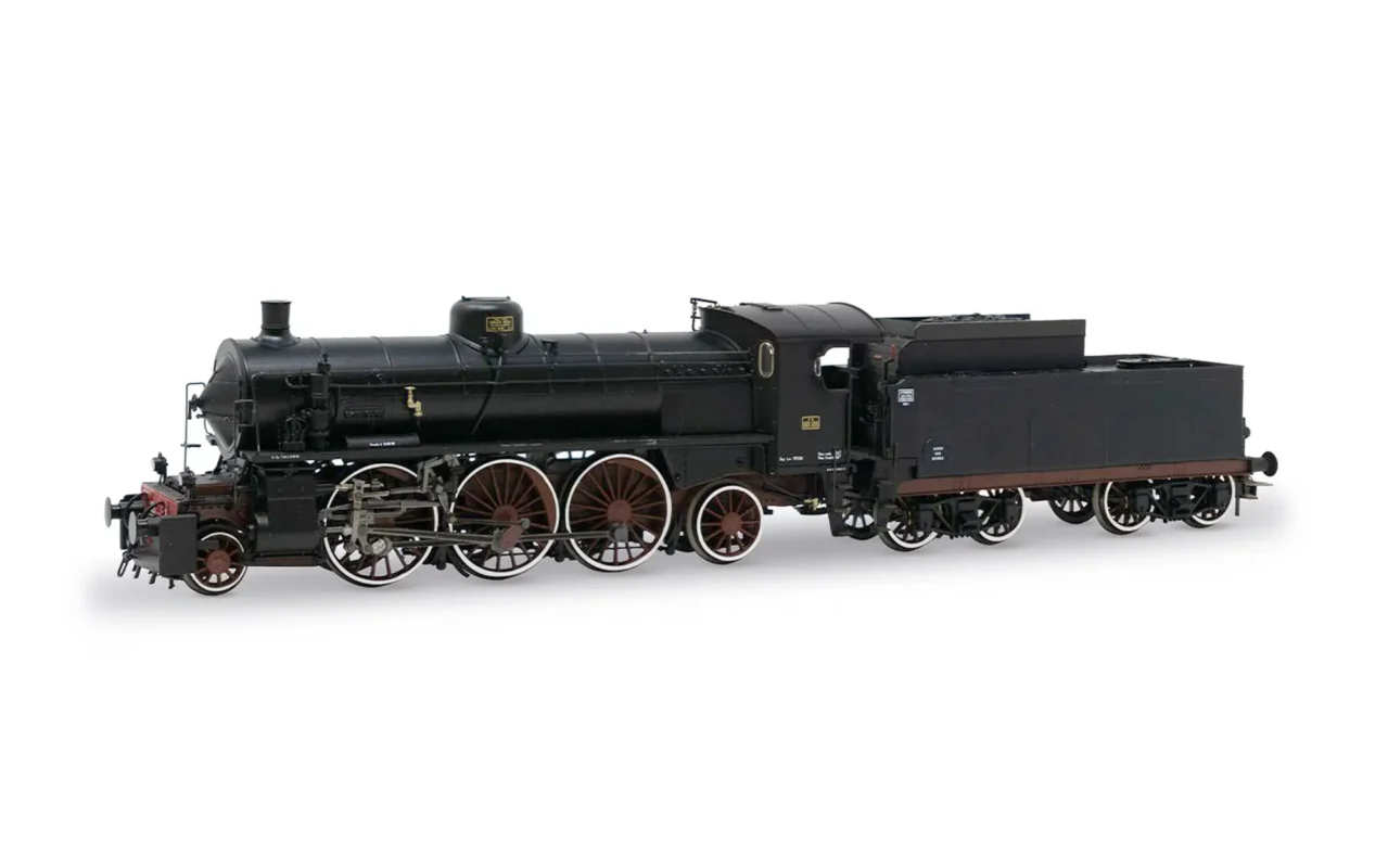 Locomotiva a vapore Gr.685 delle FS di prima e seconda serie con caldaia corta vista lateralmente, Pitzalis Modellismo