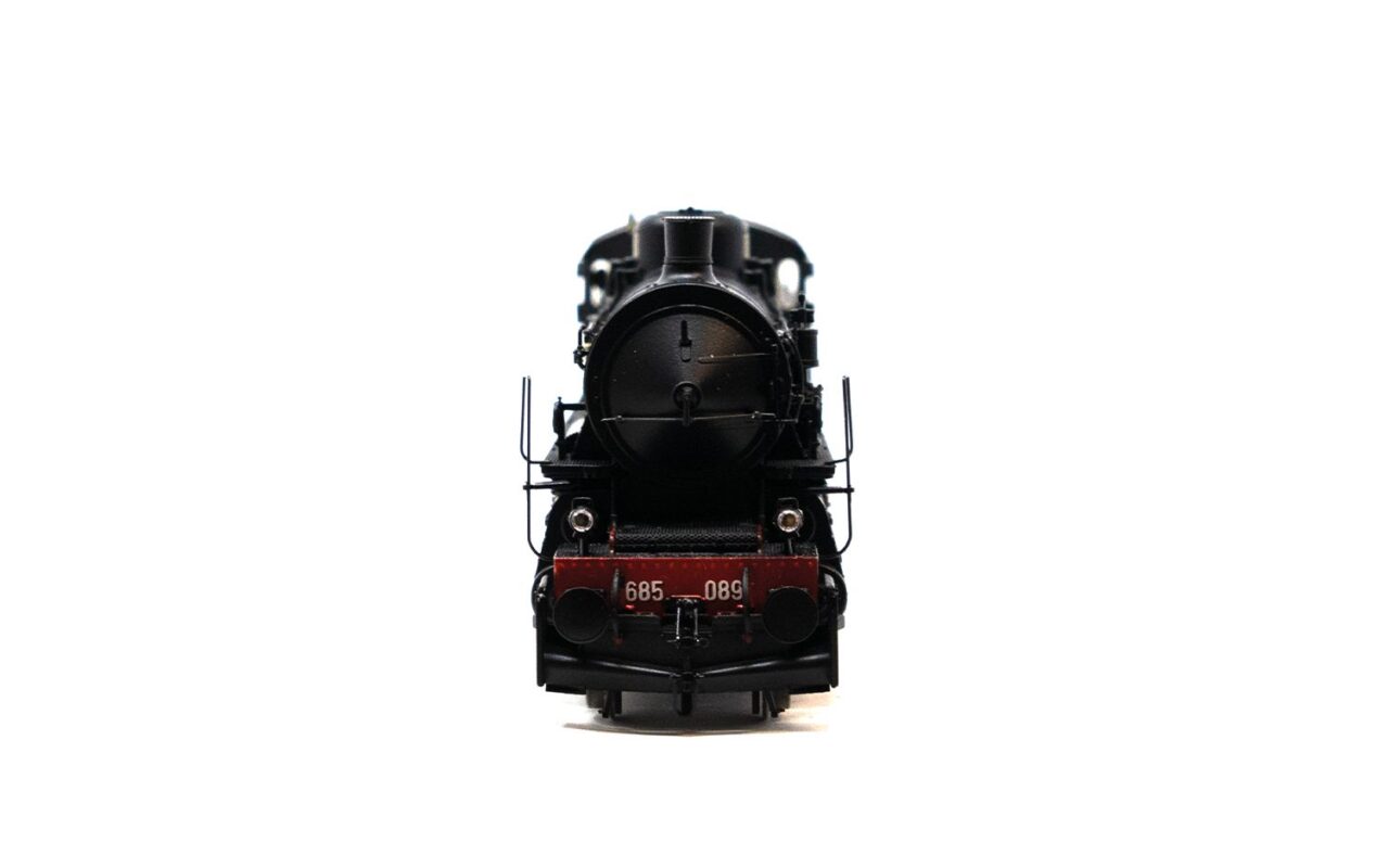 Locomotiva a vapore Gr.685 delle FS di prima e seconda serie con caldaia corta vista frontalmente, Pitzalis Modellismo