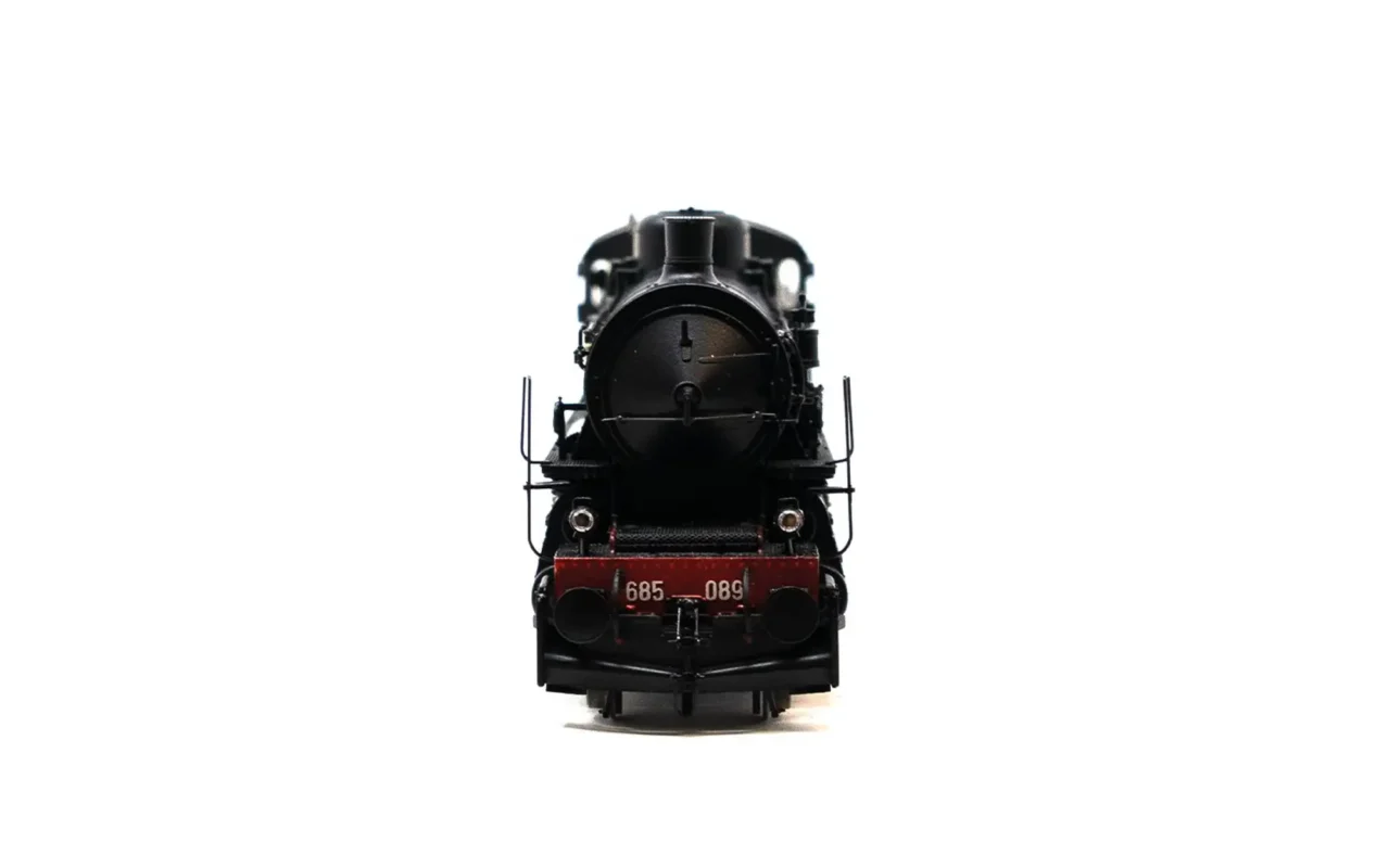 Locomotiva a vapore Gr.685 delle FS di prima e seconda serie con caldaia corta vista frontalmente, Pitzalis Modellismo