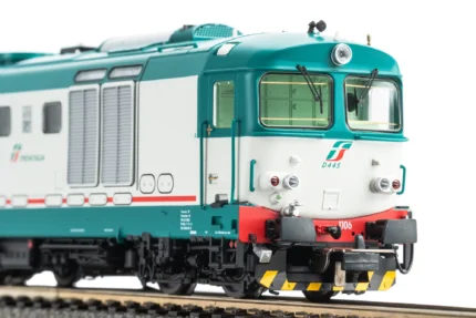 Piko 22027, Dettagli frontale Locomotiva diesel D445 FS Trenitalia, livrea XMPR, Scala H0, Epoca VI, Versione DC Analogica, Pitzalis Modellismo